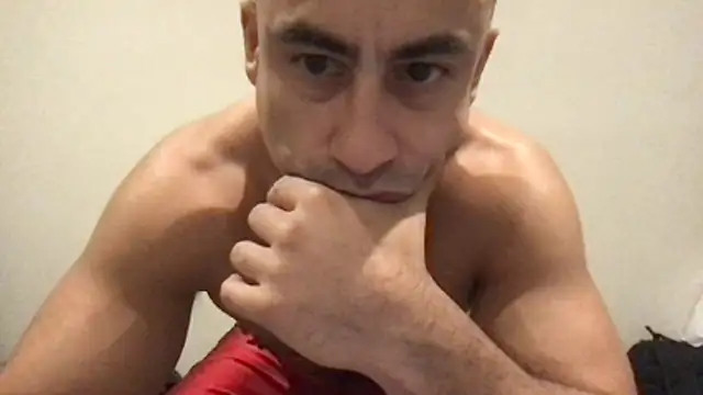 Živý XXX chat BigGuyMuscle