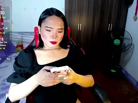 צ'אט XXX בשידור חי של sofiathe1st