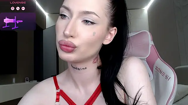 JenniferQueen11: онлайн-секс-чат