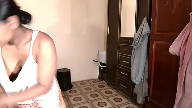 indiansweetflava Adlı Modelin Canlı XXX Sohbeti