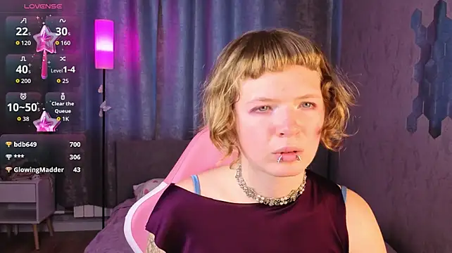 VioletDesiree's Live XXX Chat