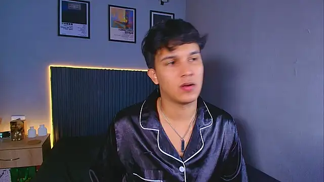 Leo_Savage_ Live XXX-Chat