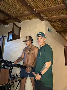 Chat XXX ao vivo de Blakeandbart12