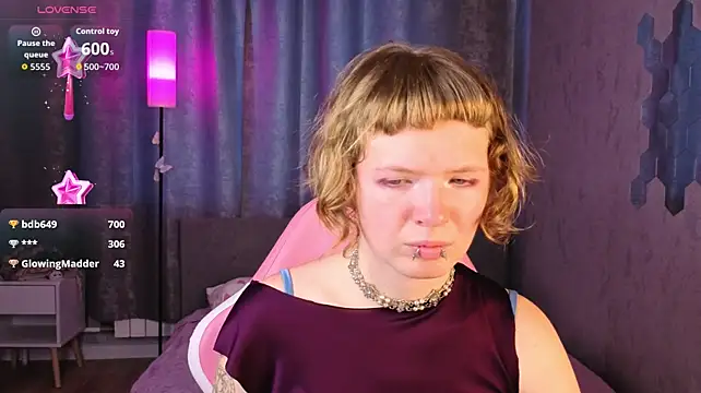 Czat XXX na żywo – VioletDesiree