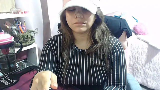 Živý XXX chat KatteAngelLat