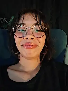 Chat +18 de Sweetiedolly011 ao vivo