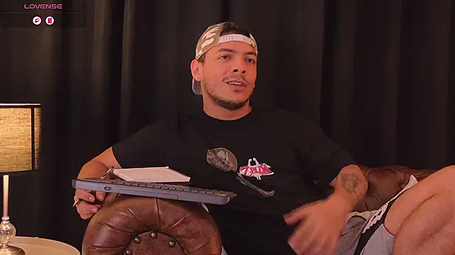 OliverWyse's Live XXX Chat
