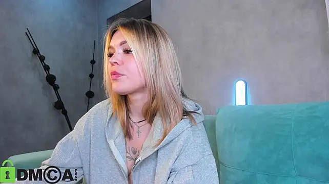 XXX chat uživo modela Jerry-Hall