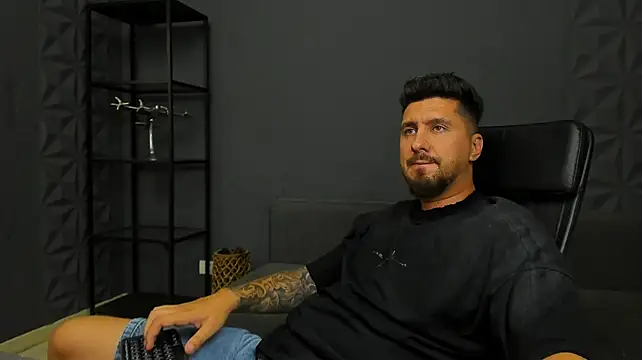LoganStroud's Live XXX Chat