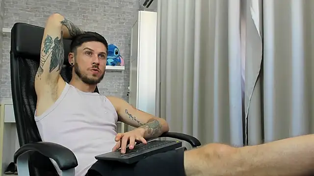 Chatroom XXX en direct de JonahShaw