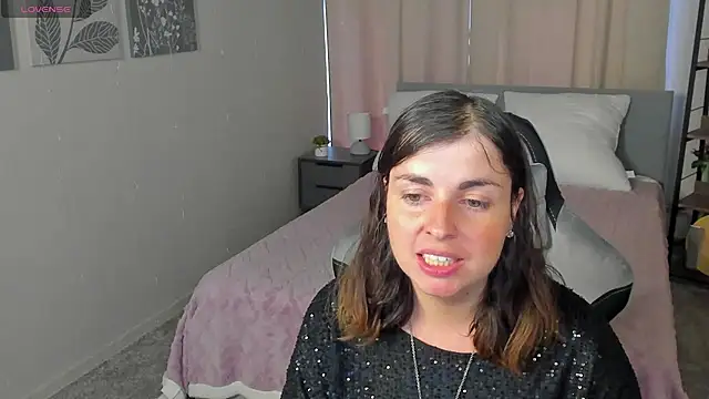MartaEdams' Live XXX Chat