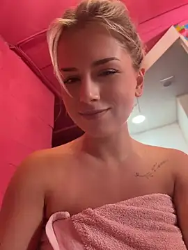 NinaVerse's Live XXX Chat