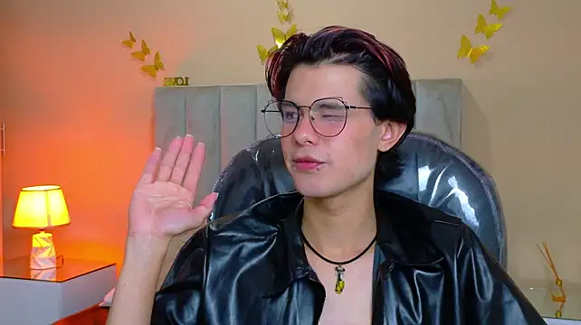 Chat +18 de Derek_Sinn ao vivo