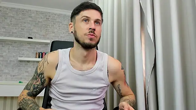 Chatroom XXX en direct de JonahShaw