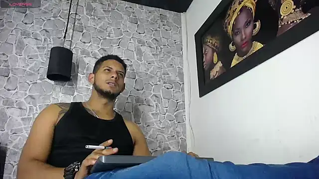 Chris_Dick23 Show in webcam