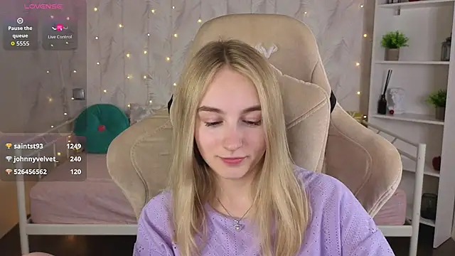 Chatroom XXX en direct de Shy_Polly