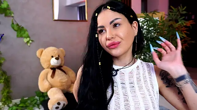 NaomyFlame's Live XXX Chat
