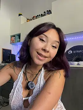 Chat +18 de YumiLux ao vivo