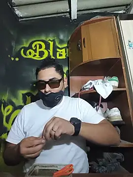 แชท XXX สดของ Itzdarkhz