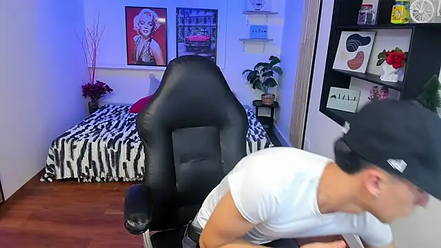 Benji23_ live XXX chat