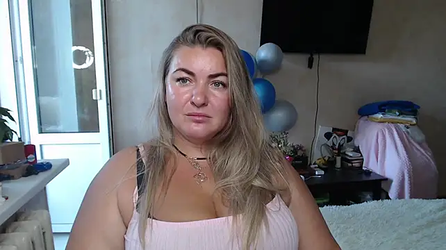 XXX chat uživo modela NikaSkylink