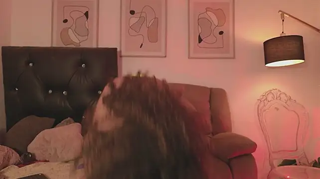 curlysofi's Live XXX Chat