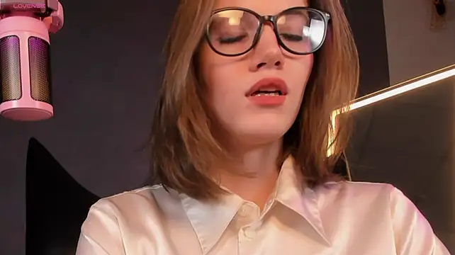 CathyAdams Adlı Modelin Canlı XXX Sohbeti