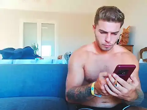 Elkafit28 élő XXX-chatje