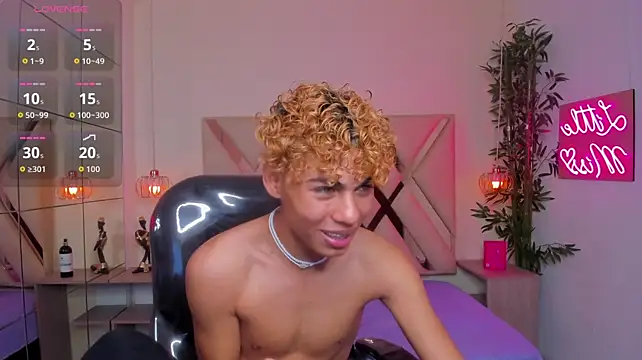 Anyelo_Twink webcam show