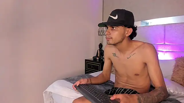 XXX chat uživo modela IvanJackson