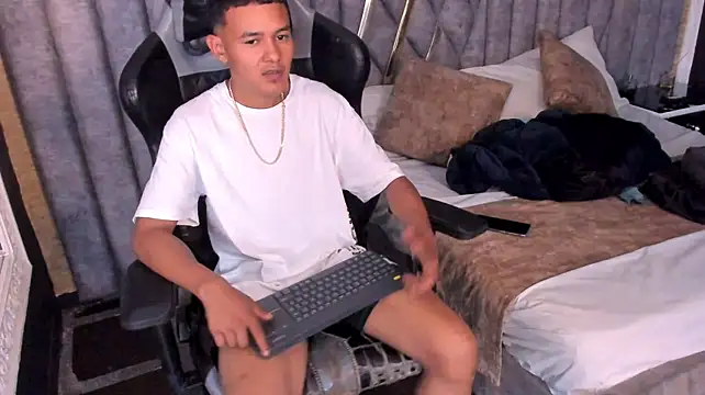 GabrielGandi live XXX chat