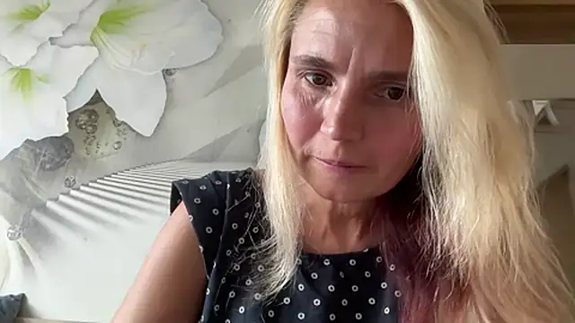 s-te-fan-i's Live XXX Chat