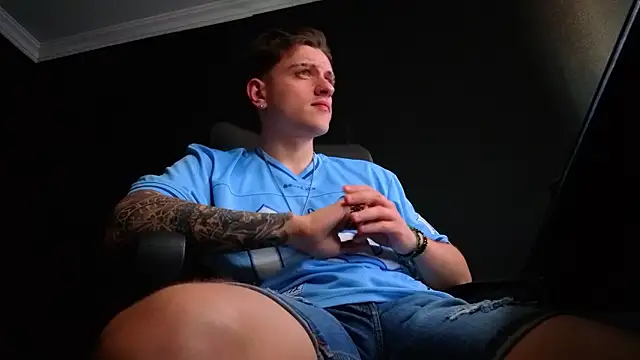 FelixStarkk Adlı Modelin Canlı XXX Sohbeti