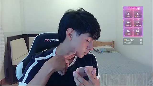 XXX chat uživo modela phuwin_bj