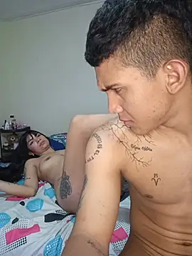 Kaelenandmatt's Live XXX Chat