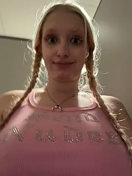 Elfi_InPublicn Live XXX chat