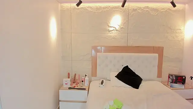 XXX chat uživo modela NINAMARTINS