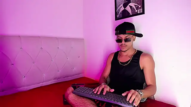 Angel_foxc13: απευθείας συνομιλία ΧΧΧ