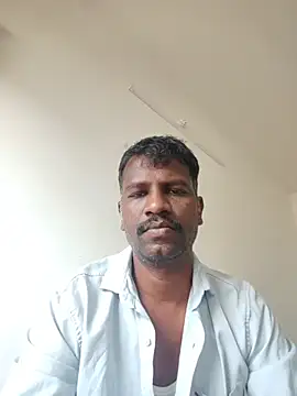 ParamkeerthiのライブXXXチャット