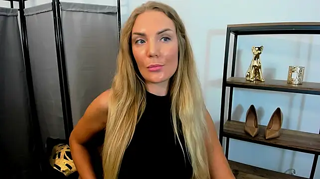 AulloraHoney Adlı Modelin Canlı XXX Sohbeti