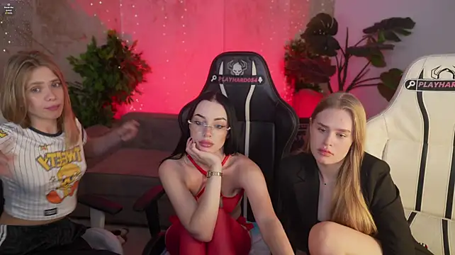Chat +18 de Angy_Netal ao vivo