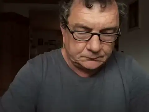 Nobbie444 live XXX chat