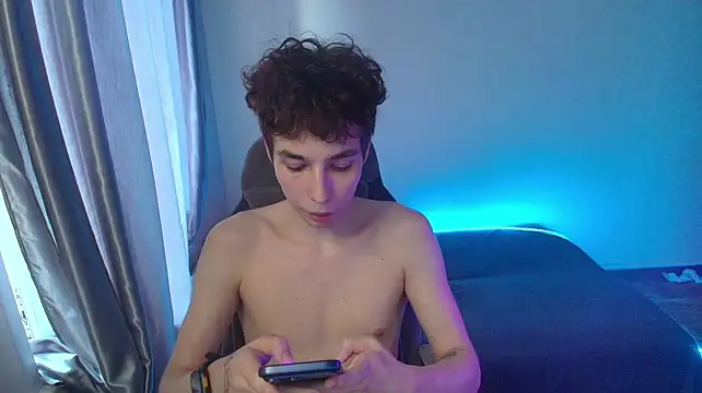 צ'אט XXX בשידור חי של Adam_Kroy