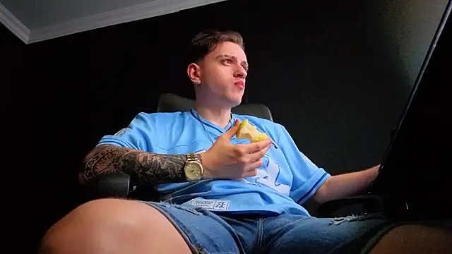 FelixStarkk Chat XXX in diretta