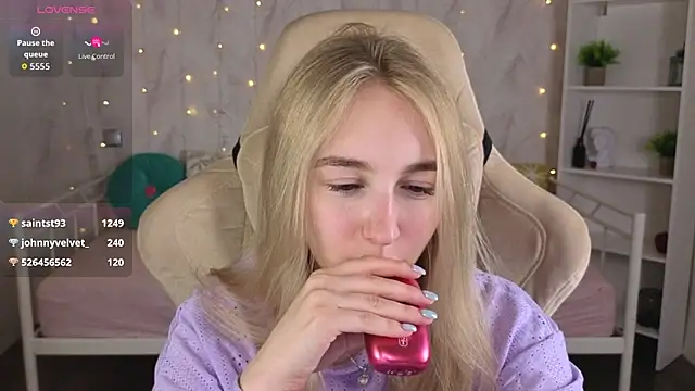 Shy_Polly's Live XXX Chat