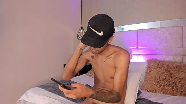 XXX chat uživo modela IvanJackson