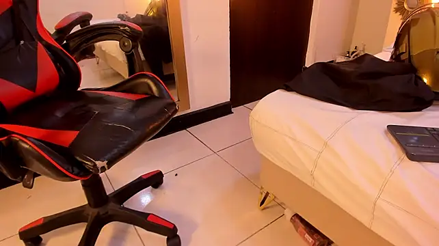 Онлайн чат XXX LeoDrake_