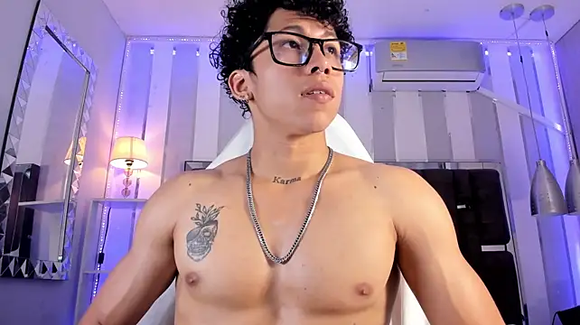 AkazaBoy_ – Live XXX-chat