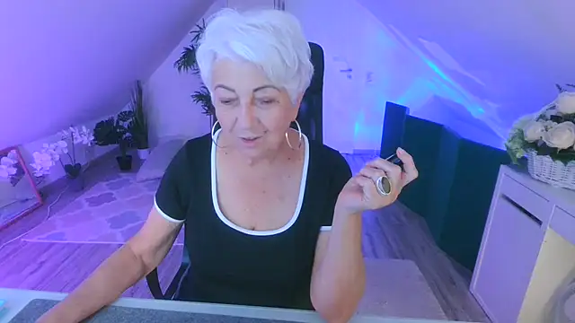 دردشة LovelyHelena الجنسية المباشرة