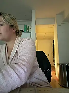 LauraStarr's Live XXX Chat